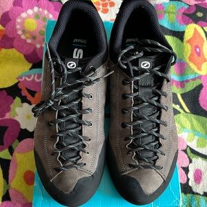 Scarpa Gecko Pro DEFECTIVE MEN’s 10.33 US